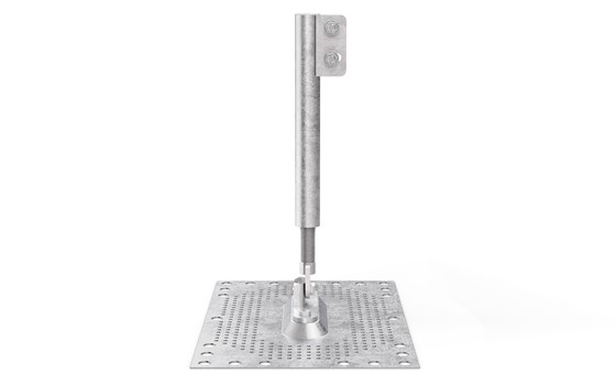 Fodplade med forhøjet tætningsplade